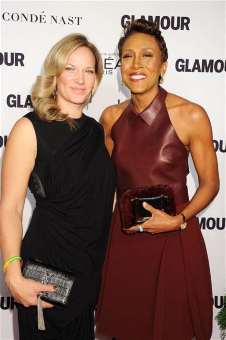 
Amy Johnson Ford Height, Weight, Net Worth, Age, Birthday, Wikipedia, Who, Instagram, Biography 