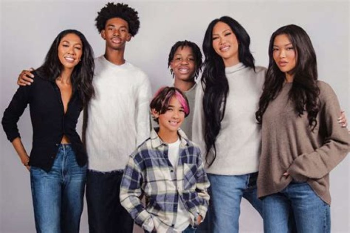 Is Jessica Hall Married? Her Bio, Age, Husband, Kids and Net worth