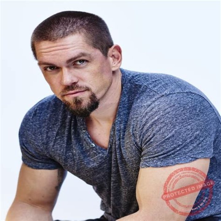 
Matthew Hall Height, Weight, Net Worth, Age, Birthday, Wikipedia, Who, Nationality, Biography 