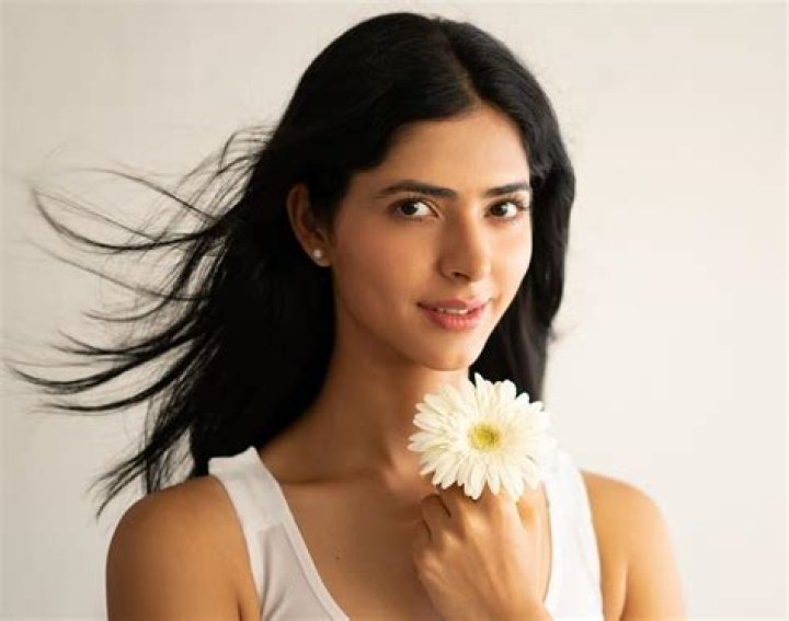 
Pankhuri Gidwani Height, Weight, Net Worth, Age, Birthday, Wikipedia, Who, Instagram, Biography 