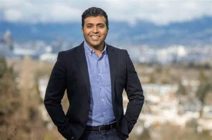 
Taleeb Noormohamed Age, Birthday, Wikipedia, Who, Nationality, Biography 