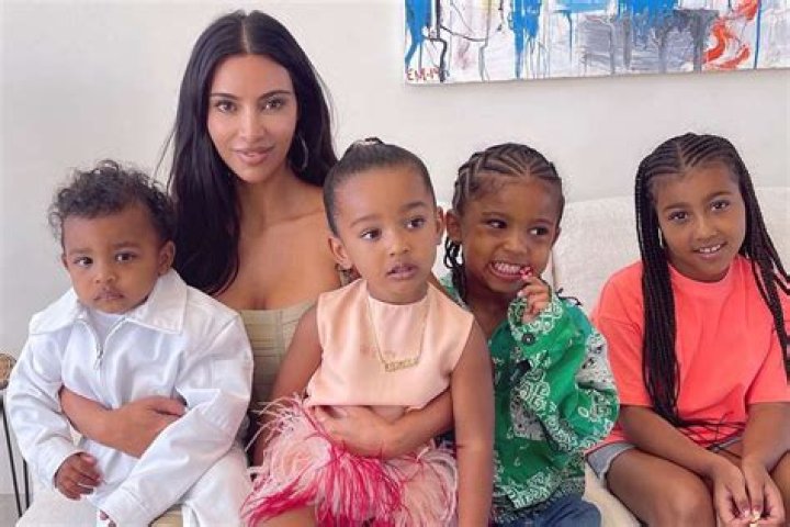 
Watch Kim Kardashian’s Daughter Chicago Correct Little Brother Psalm as They Sing Together 